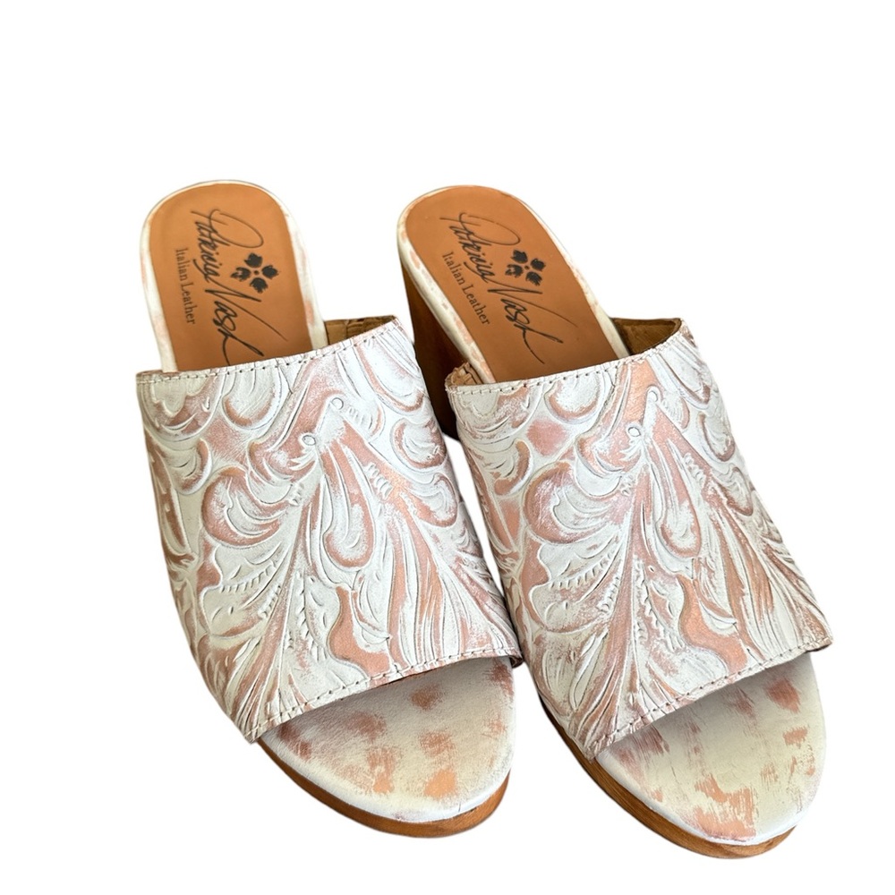 PATRICIA NASH VALENA WHITE COPPER TOOLED LEATHER SHOES SIZE 8 1/2 NEARLY NEW